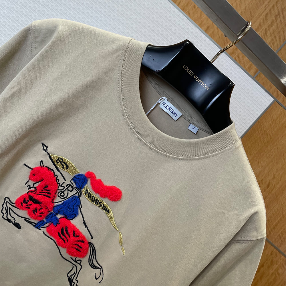 Bv*b*rry UNISEX SHIRT(size:XS|S|M|L)