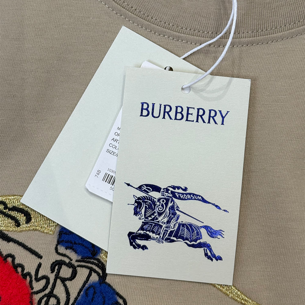 Bv*b*rry UNISEX SHIRT(size:XS|S|M|L)