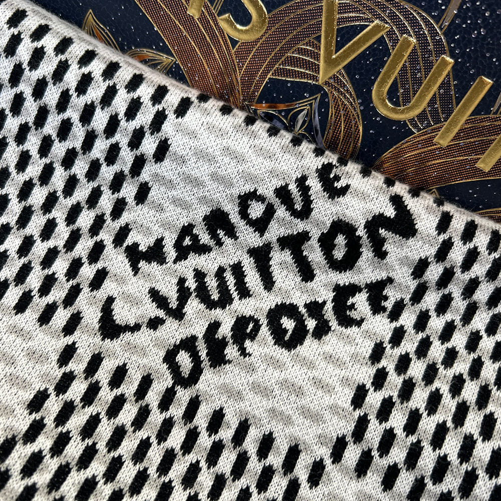 LV UNISEX SHIRT(size:S|M|L|XL)
