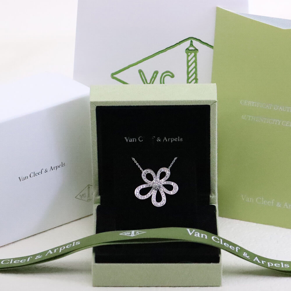V*n Cl**f & Arpels Necklace
