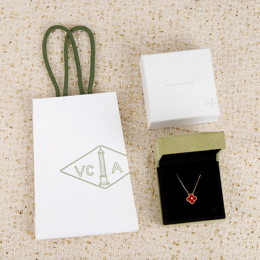 V*n Cl**f & Arpels Necklace