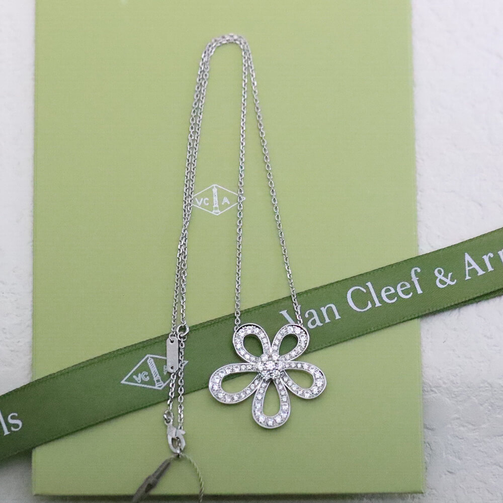 V*n Cl**f & Arpels Necklace