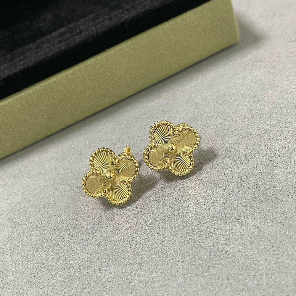 V*n Cl**f & Aepels Earrings
