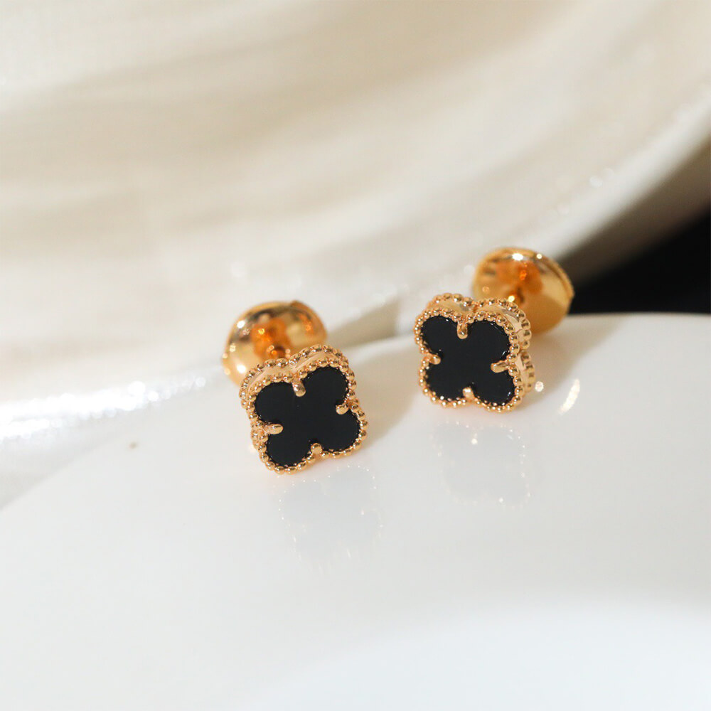 V*n Cl**f & Aepels Earrings