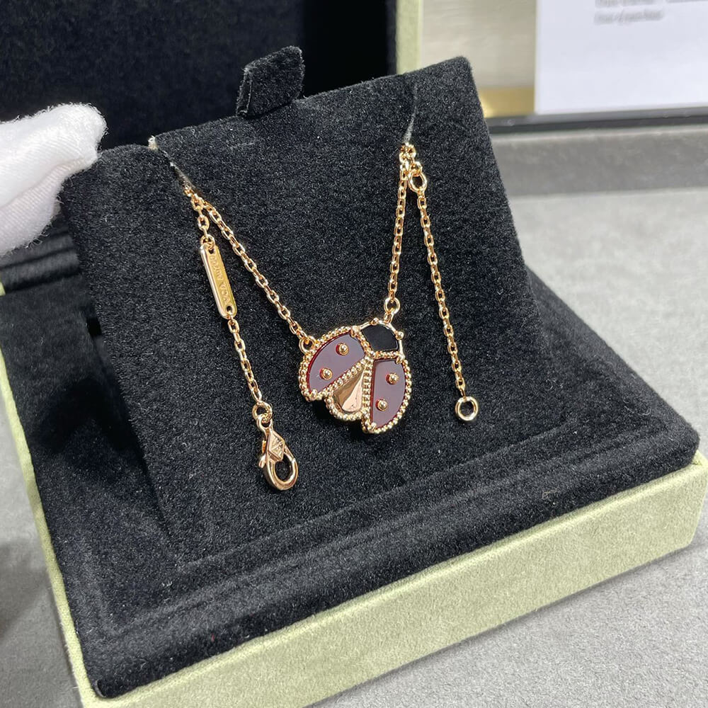 V*n Cl**f & Arpels Lucky Spring pendant, open wings ladybug