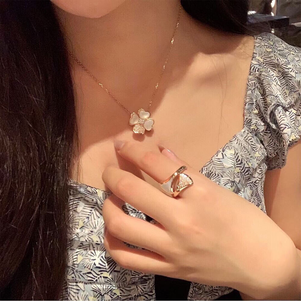 V*n Cl**f & Arpels Necklace