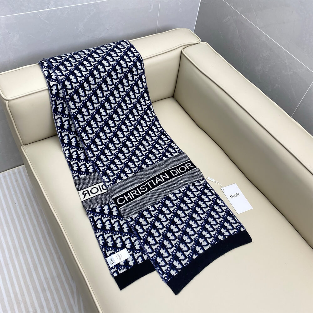 D10r Oblique Scarf