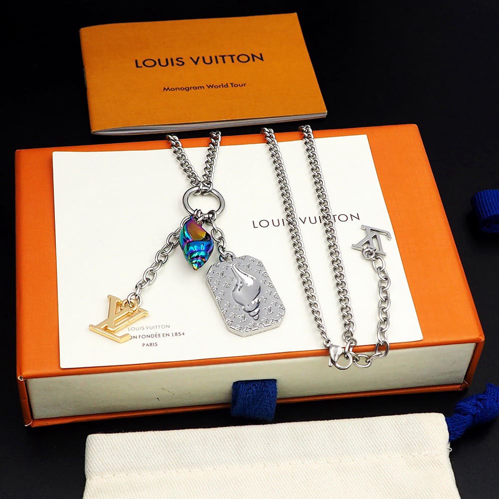 LV SHELL Necklace