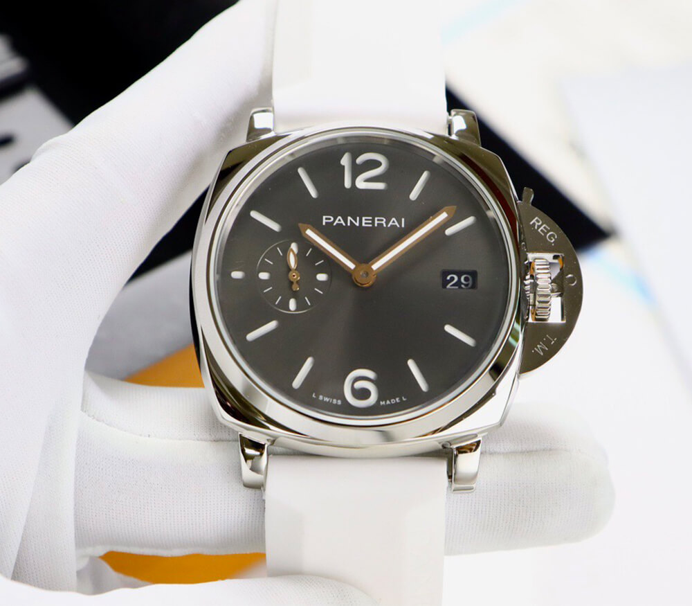 Pa*e*a1 LUMINOR Due 42mm