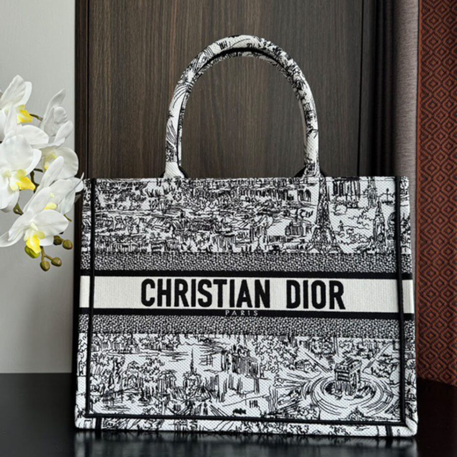 Medium D10r Book Tote