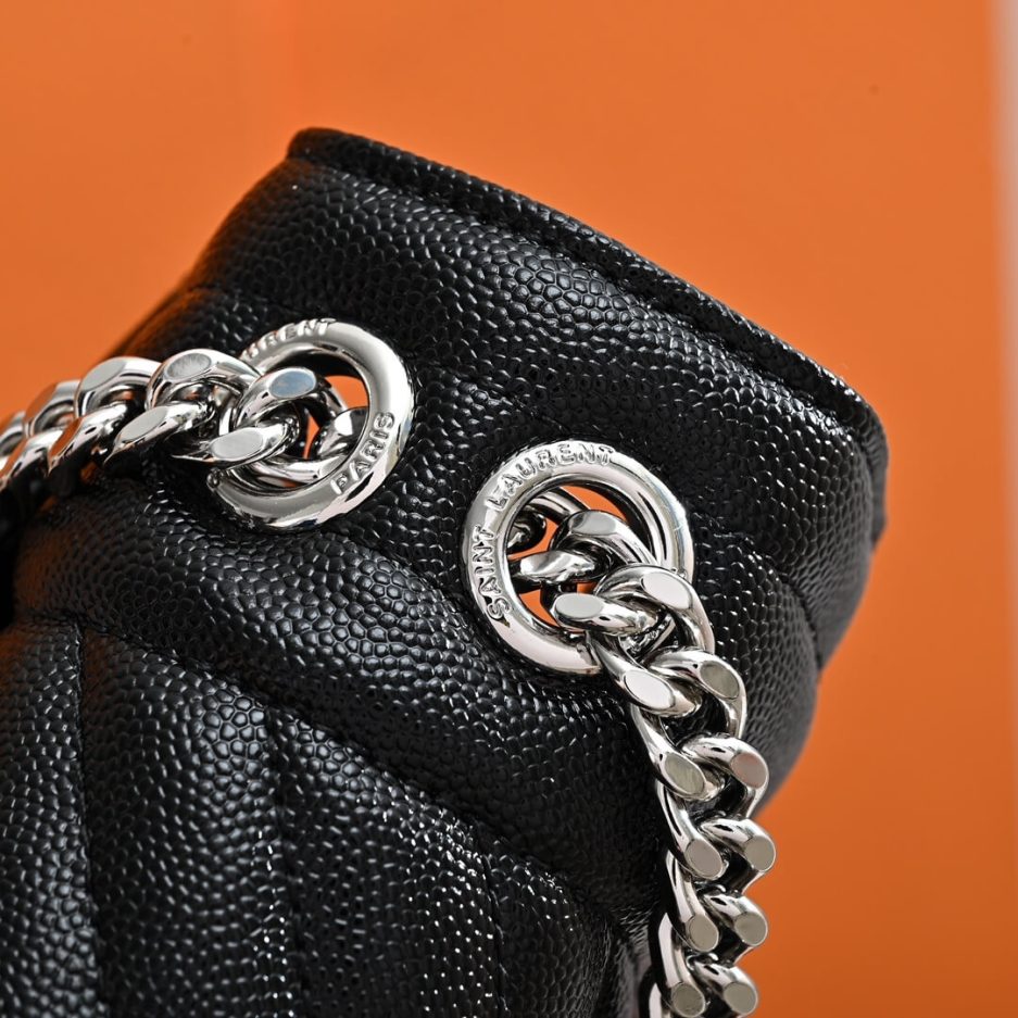 Y51 ENVELOPE MEDIUM IN QUILTED GRAIN DE POUDRE EMBOSSED LEATHER