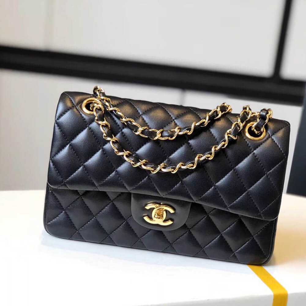 Ch**el SMALL CLASSIC HANDBAG