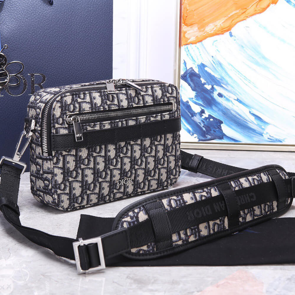 D10r SAFARI MESSENGER BAG
