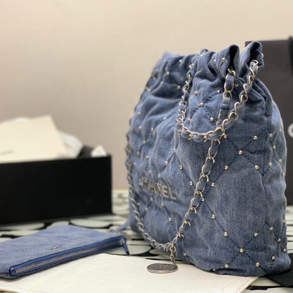 Ch**el 22 SMALL HANDBAG