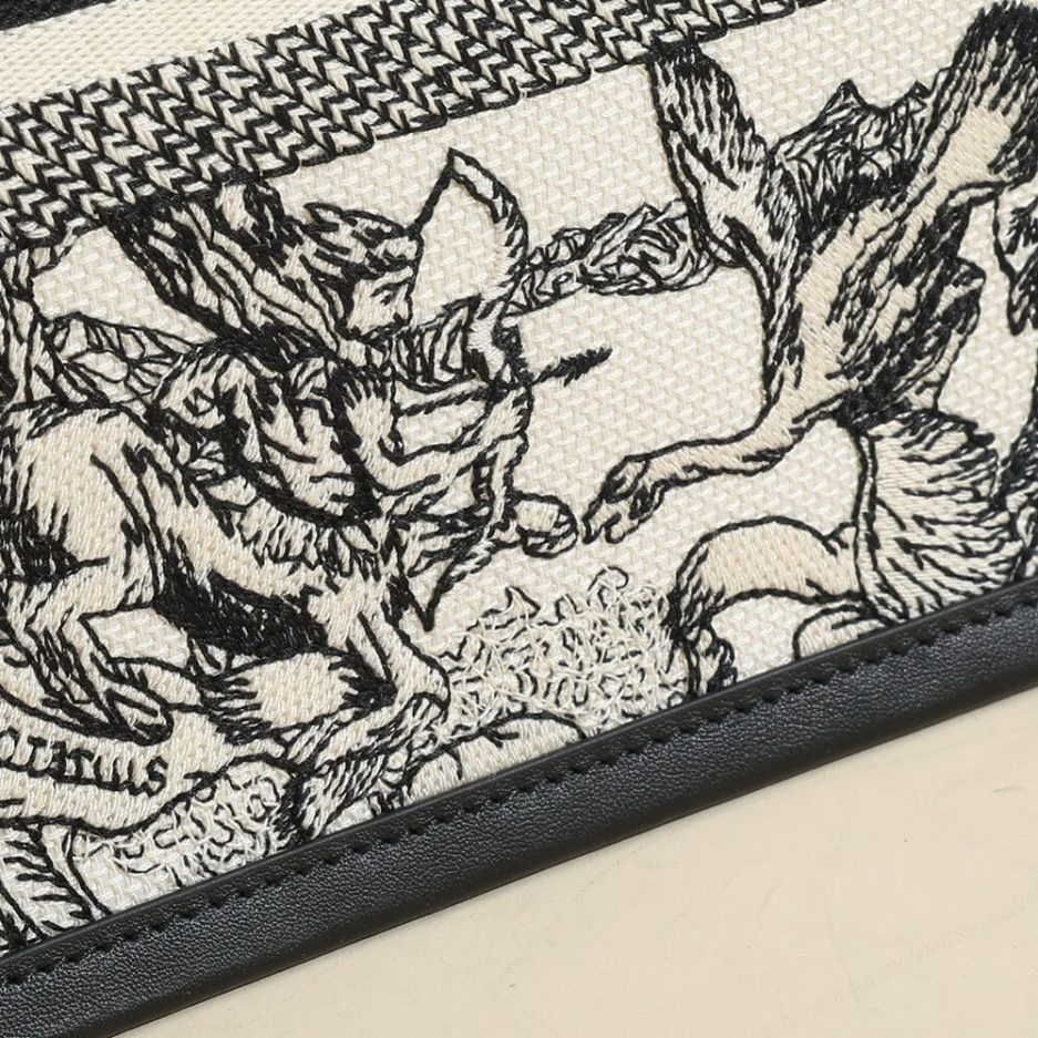 Small D10r Book Tote