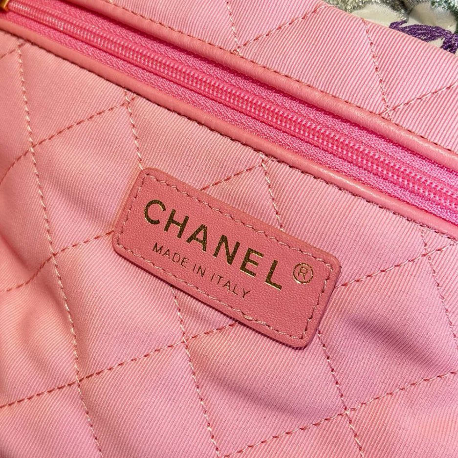Ch**el 22 SMALL HANDBAG