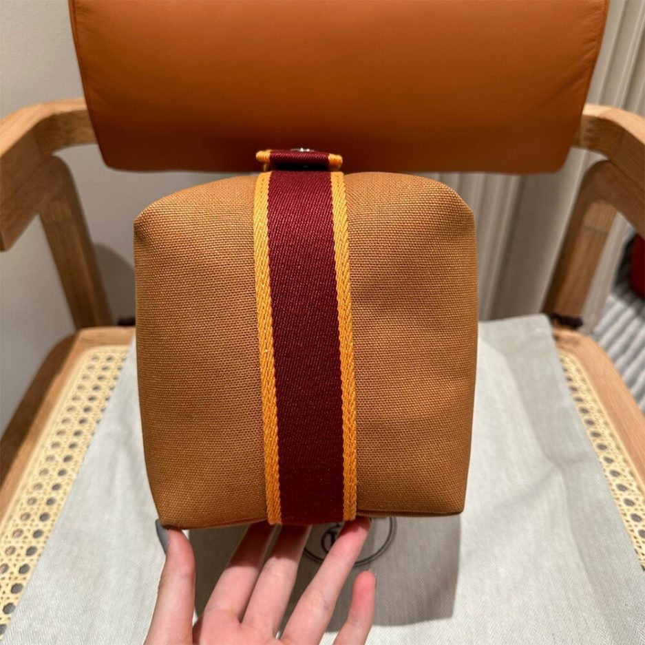 H**me5 toiletery bag
