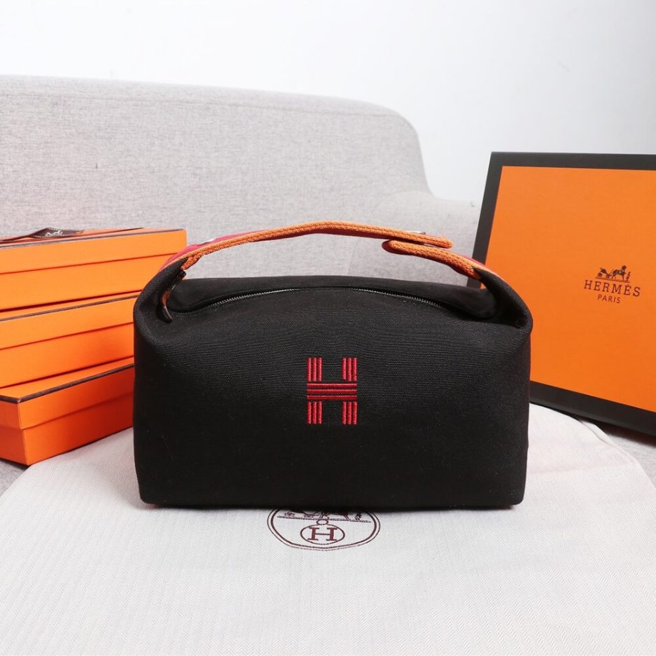 H**me5 toiletery bag