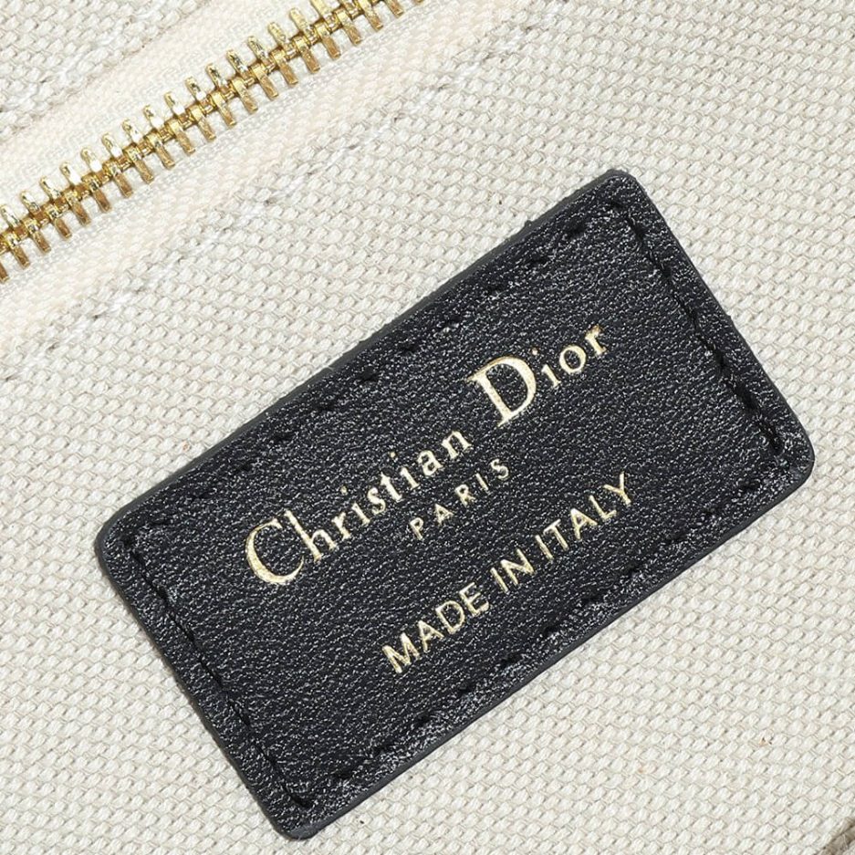 Small D10r Book Tote
