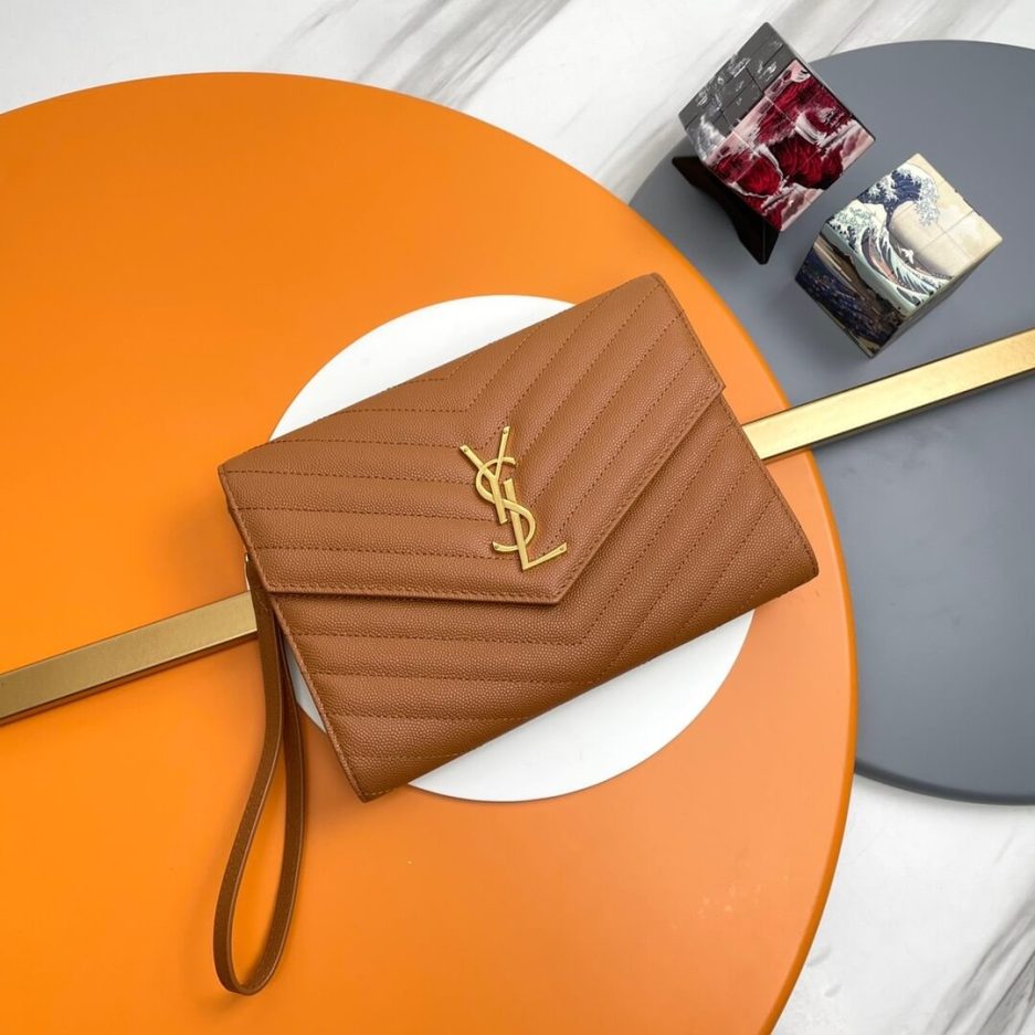 Y51 CASSANDRE matelassé leather flap clutch
