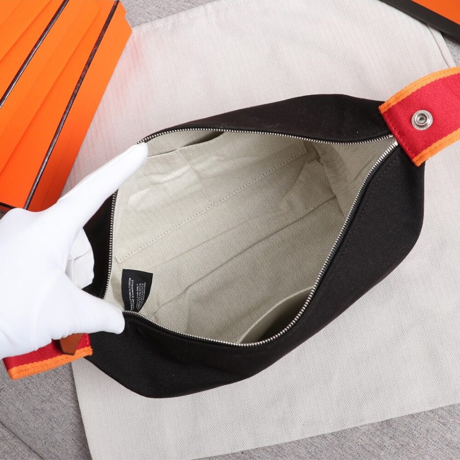 H**me5 toiletery bag