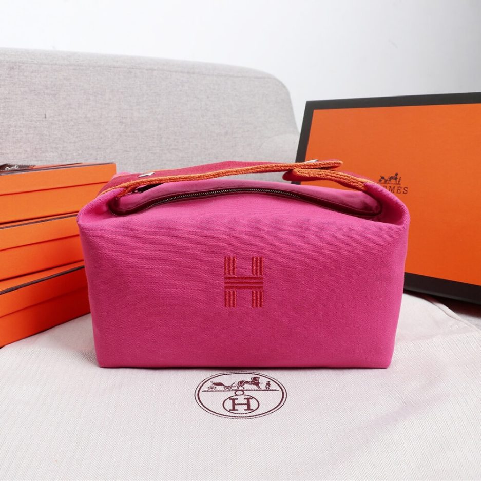 H**me5 toiletery bag