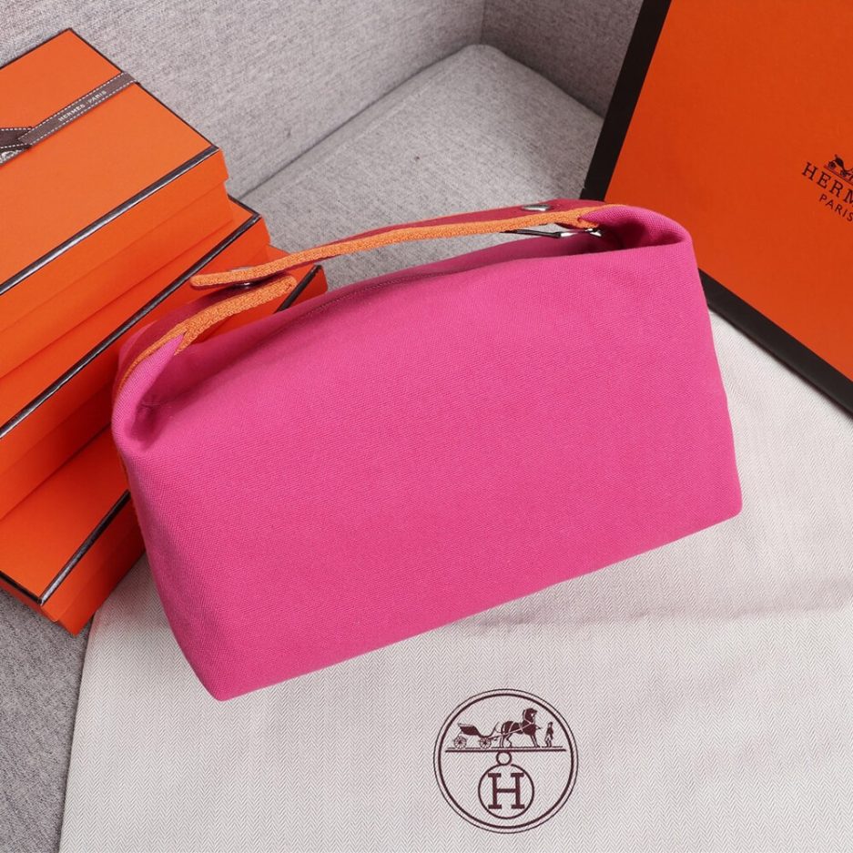 H**me5 toiletery bag