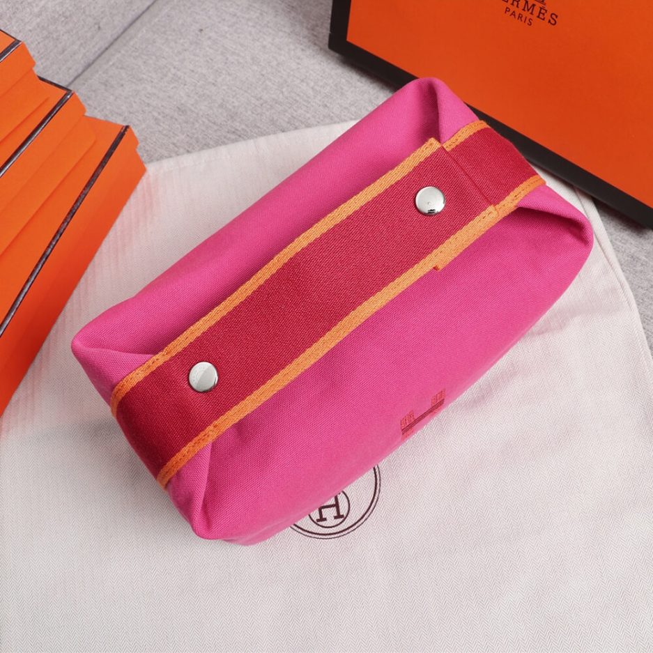 H**me5 toiletery bag