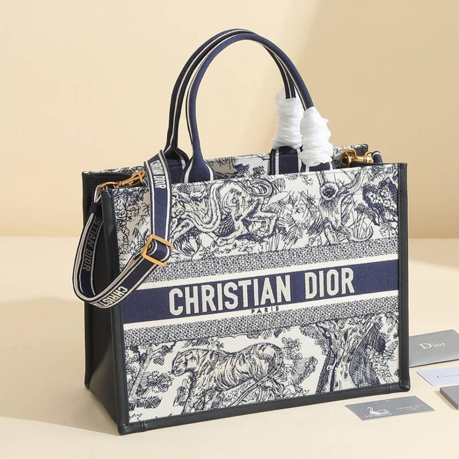Medium D10r Book Tote