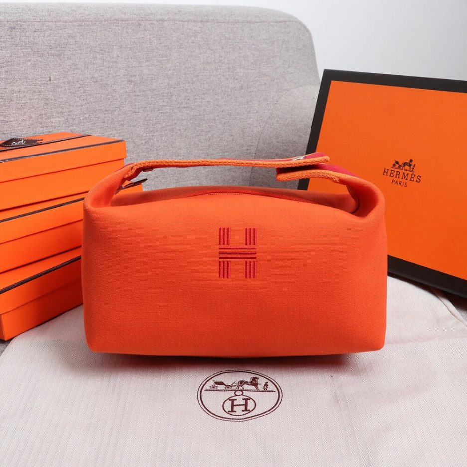 H**me5 toiletery bag