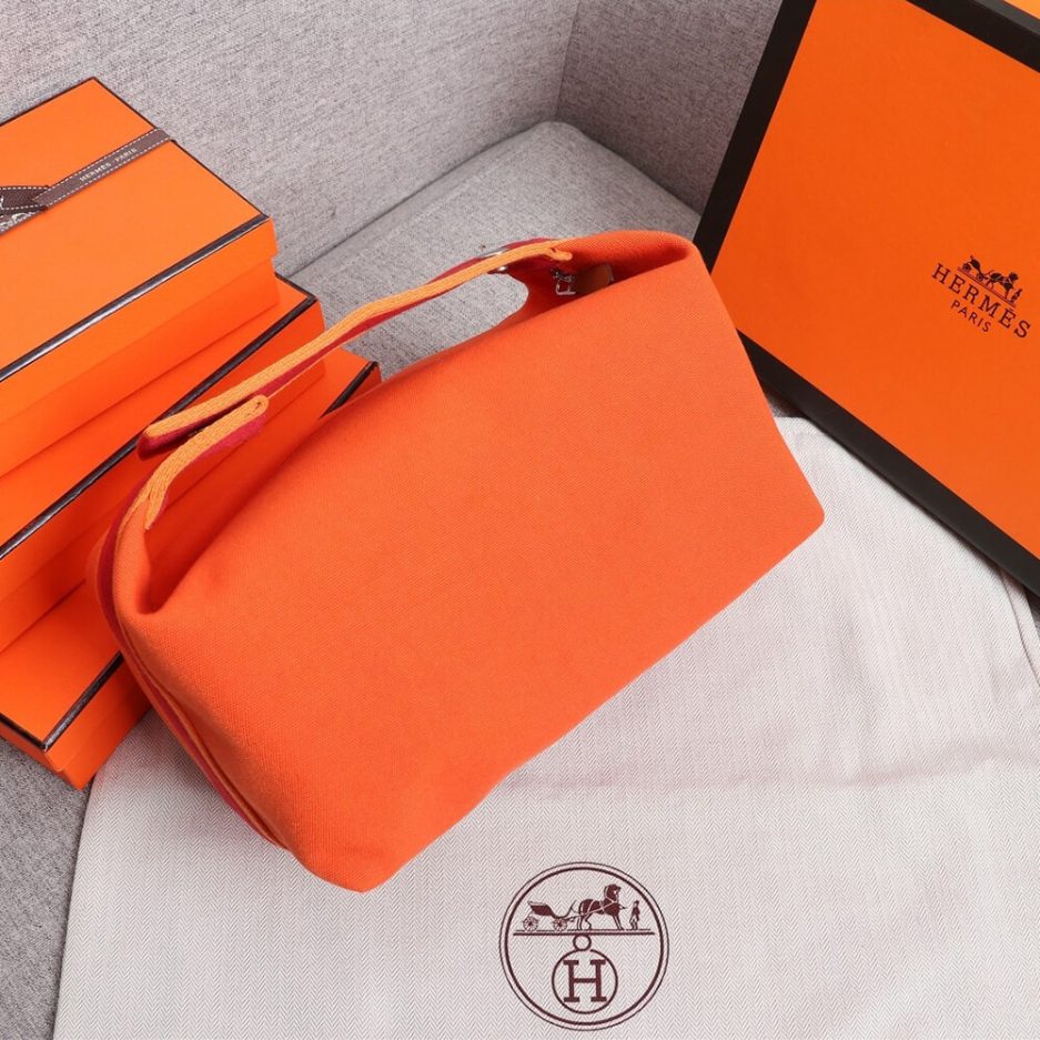 H**me5 toiletery bag