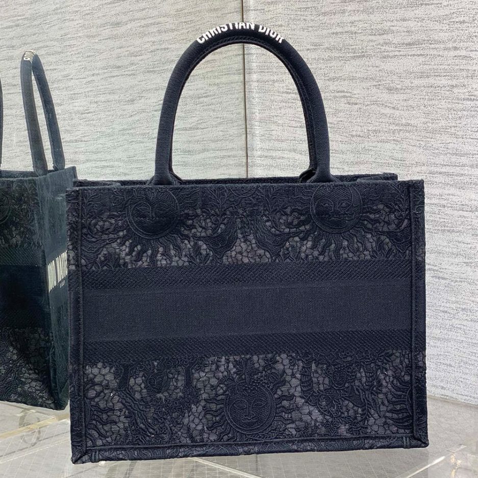 Medium D10r Book Tote
