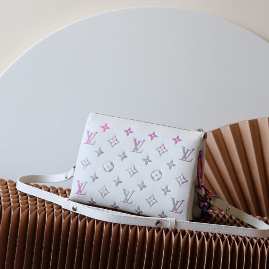 LV Coussin BB