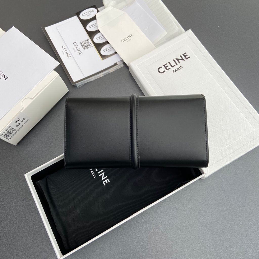 Ce1i*e 16 Large Wallet in Shiny Calf Leather