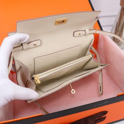 H**me5 Kelly Classique To Go wallet