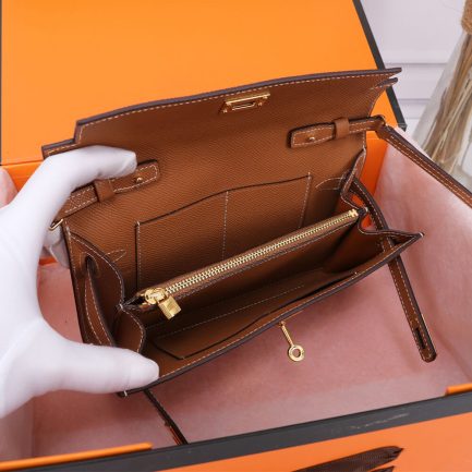 H**me5 Kelly Classique To Go wallet