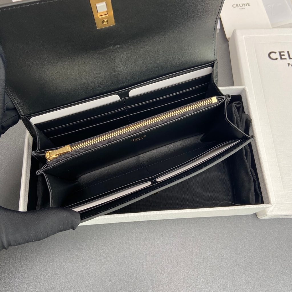 Ce1i*e 16 Large Wallet in Shiny Calf Leather