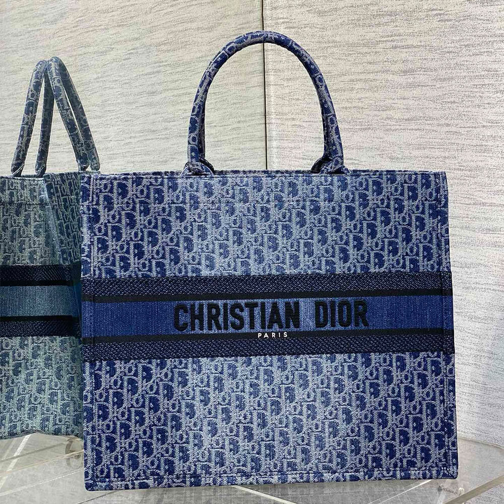 Large D10r Book Tote