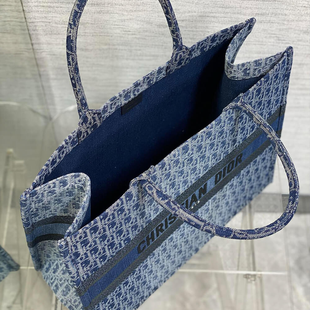 Large D10r Book Tote