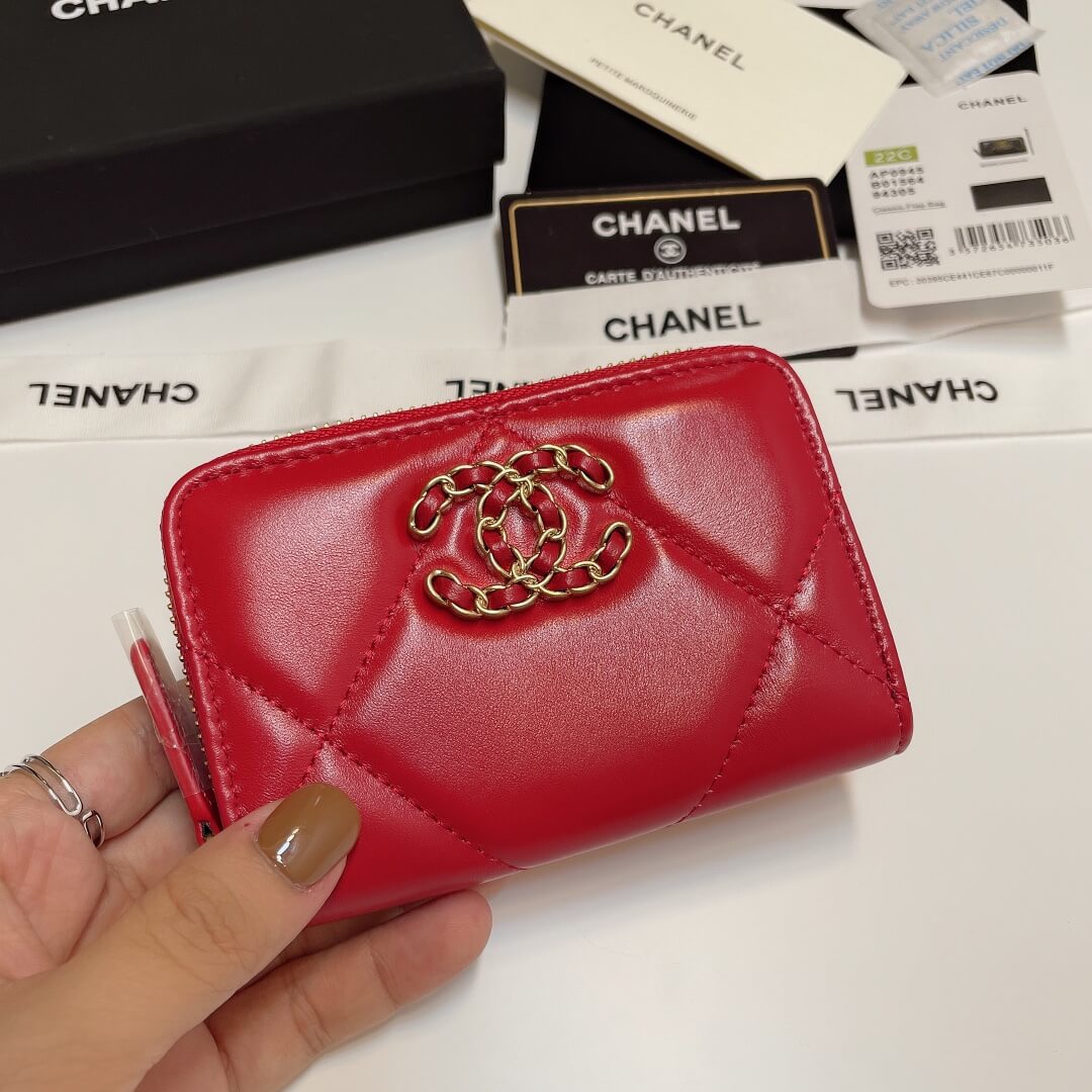 Ch**el Zipper wallet