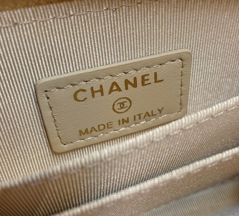 Ch**el Zipper wallet