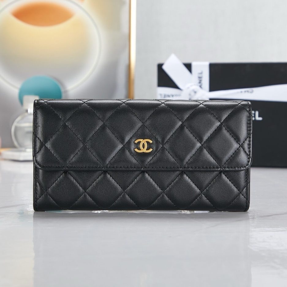 Ch**el classic long wallet