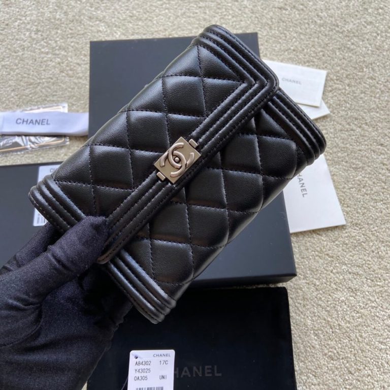 Ch**el boy long wallet